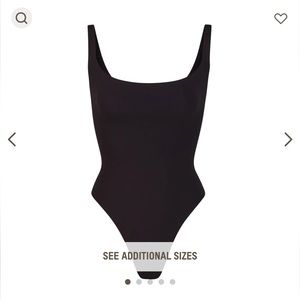 Skims square neck bodysuit small nwt